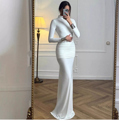 Sexy backless button-up long-sleeved dress with pleats, high-waisted, fitted and hourglass-shaped long skirt for women
